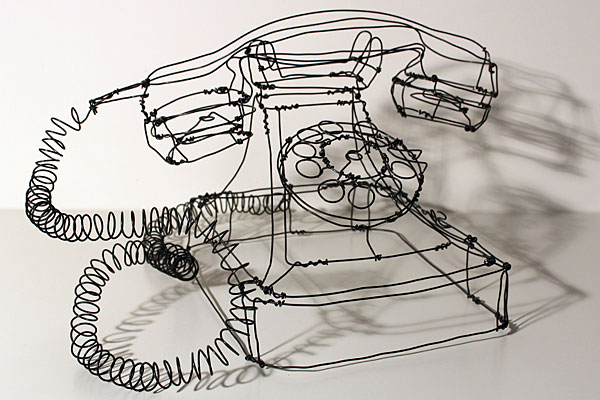 telephone-sculpture-fil-de-fer
